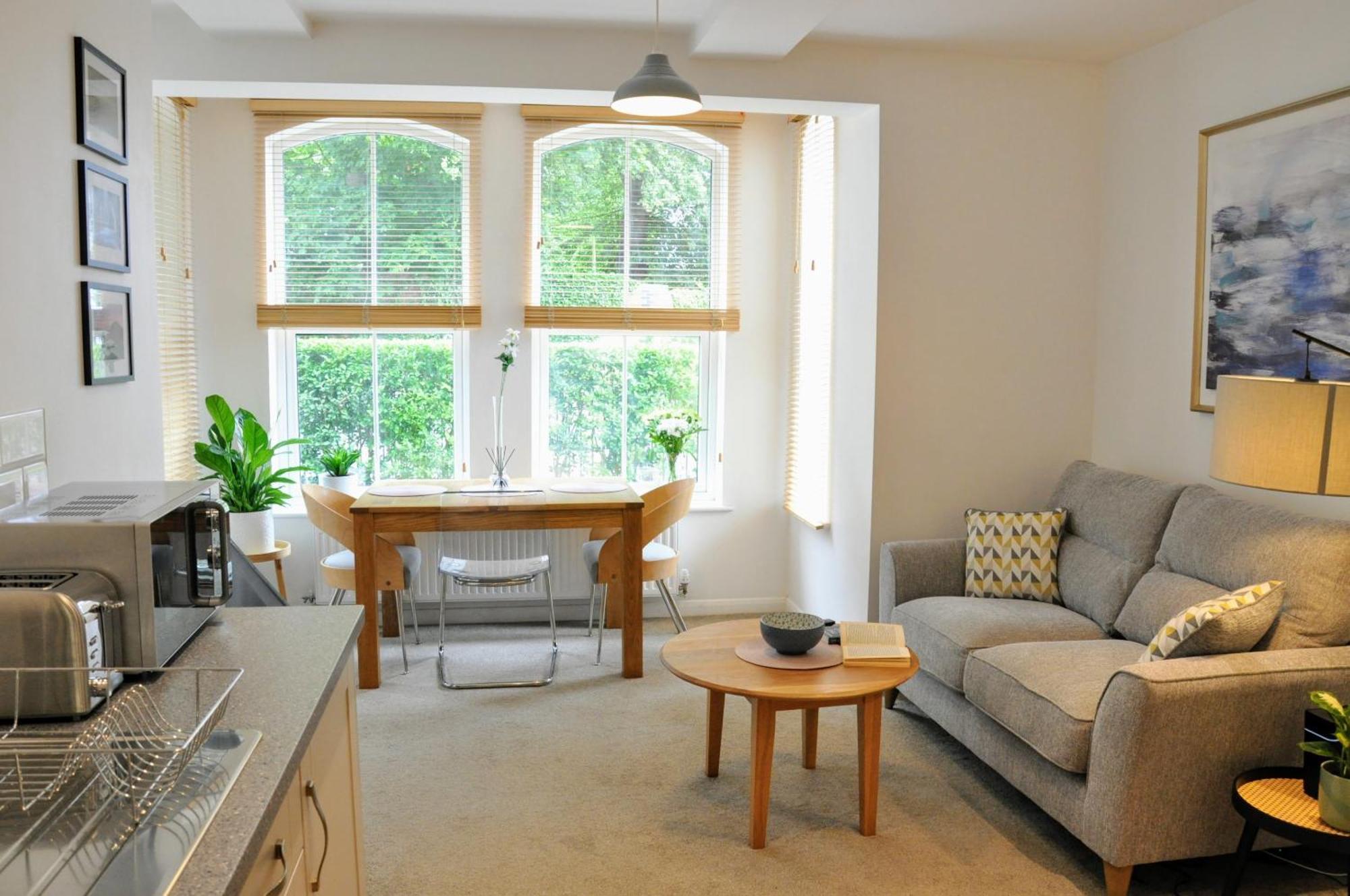 Crescent House Apartments Telford Eksteriør bilde
